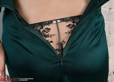 Anna Stelman Hot Naked Women Brunette Lingerie photo 05 - All Over 30 gallery wI3rvoCF