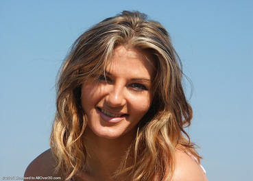 Vanessa Y Mature Natural Big Tits photo 01 All Over 30 gallery