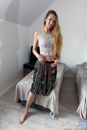 Janet Alfano Nude Mature Women Blonde Skirt photo 01 - Anilos gallery dHxm0FOo