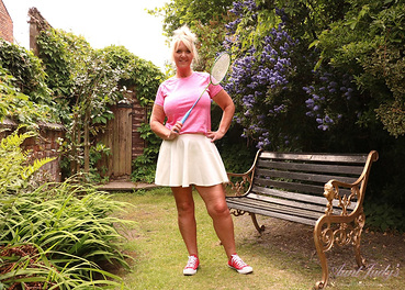Lady Lesley Mature Blonde Lingerie photo 02 Aunt Judys gallery