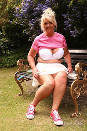 Lady Lesley Mature Blonde Lingerie photo 05 Aunt Judys gallery