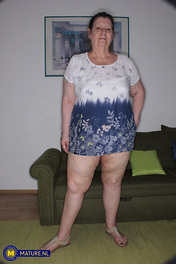 Tamara B.(60) Nude Gilf Brunette Hairy Pussy photo 01 - MATURE NL gallery 1VQkaBf7