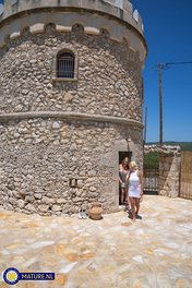 Mackenzie Page (42) & Nina Heels (25) Old And Young Blonde Tribbing photo 01 - Mature NL gallery 783fZ3Tq