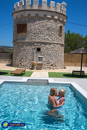 Mackenzie Page (42) & Nina Heels (25) Old And Young Blonde Tribbing photo 05 - Mature NL gallery 783fZ3Tq