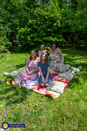 Gertruda & Maya Sinn & Venus Aurea & Xxl Lady Mature Brunette Big Tits photo 10 Mature NL gallery