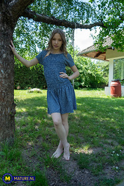 Maya Sinn Mature Natural Small Tits photo 01 Mature NL gallery
