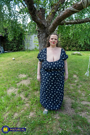 Xxl Lady Mature Brunette Big Tits photo 01 Mature NL gallery