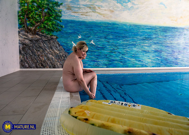 Ameli & Angel Zuzee & Joanne & Suzie Sparklez Mature Natural Curvy photo 07 Mature NL gallery