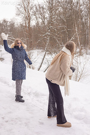 Arete & Eve Lunny Mature Blonde Small Tits photo 01 Karups PC gallery