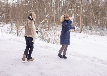 Arete & Eve Lunny Mature Blonde Small Tits photo 02 Karups PC gallery